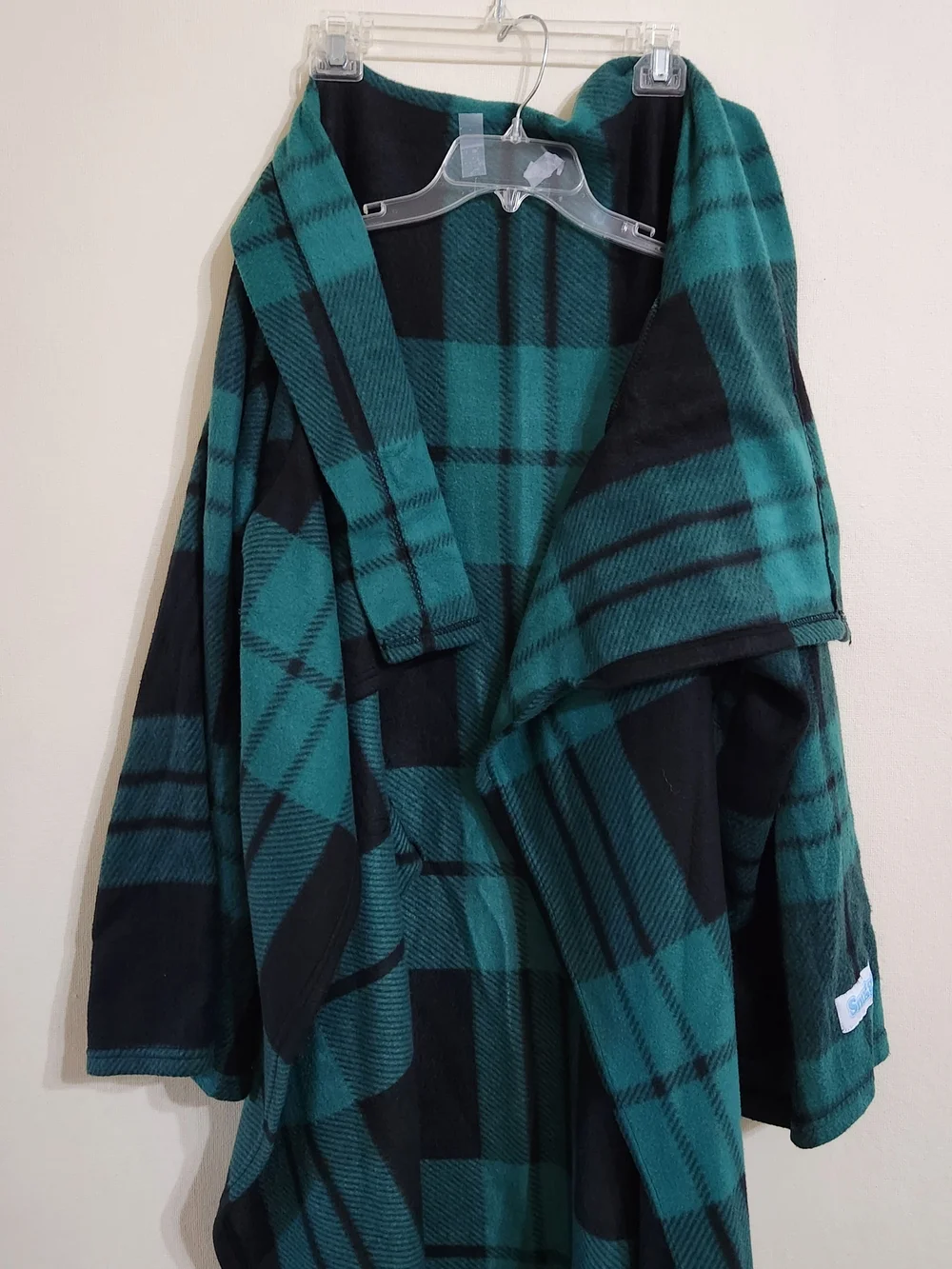 Plaid Throw Blanket in Green and Black, Sleeves & Pockets.  Approx 72x52 In.